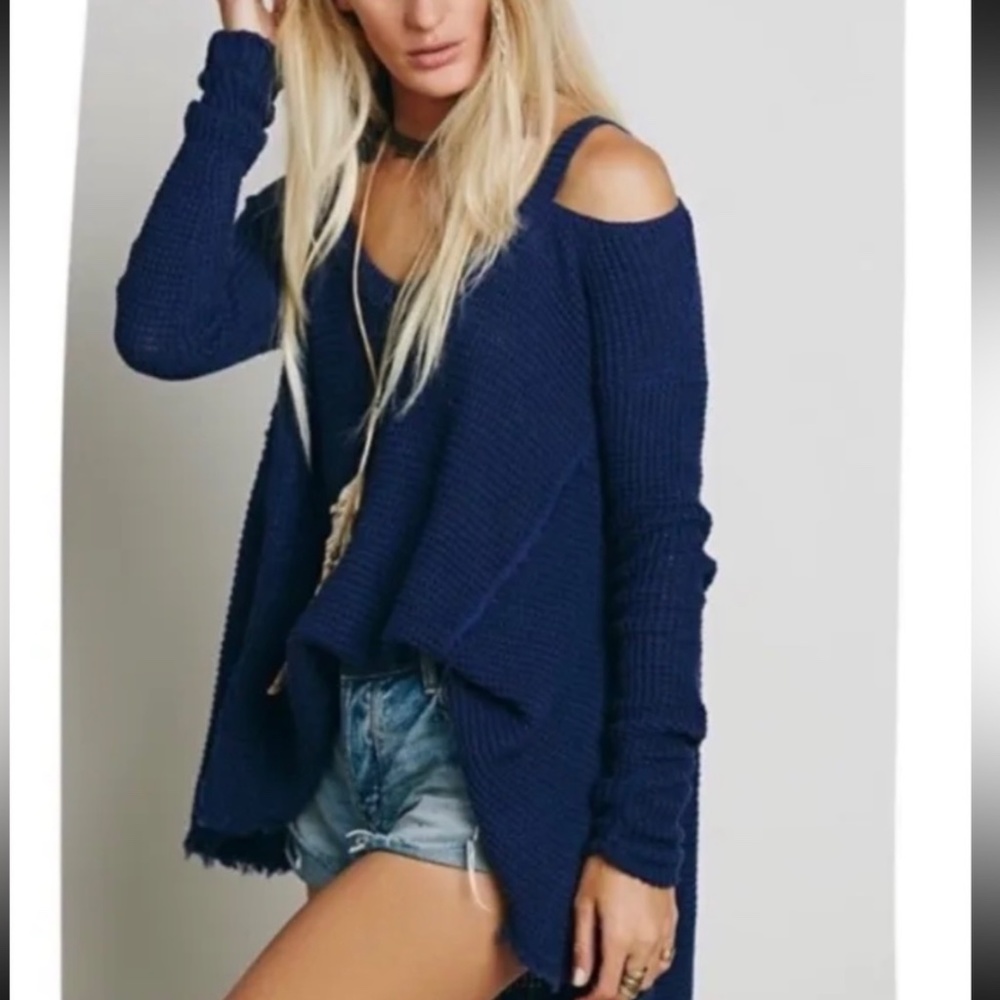 Free People Moonshine Navy, V-Neck Long Sleeve Sweater, Raw Edge, Size Small - Picture 4 of 12
